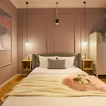 Modern Stay - Central Studios With Wall Projector Near Radisson