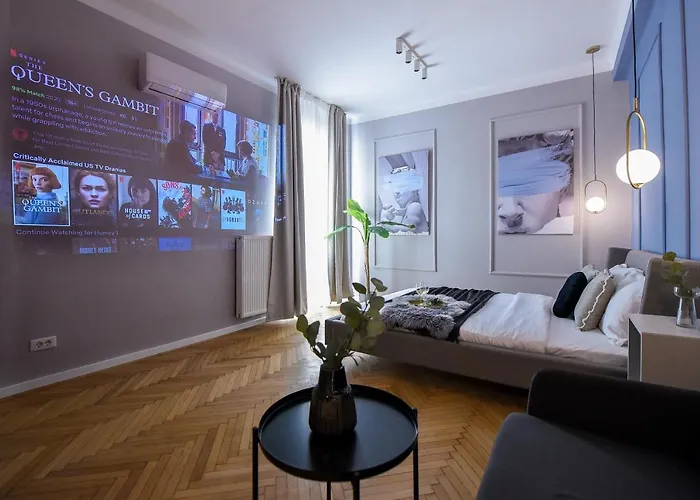 Modern Stay - Central Studios With Wall Projector Near Radisson