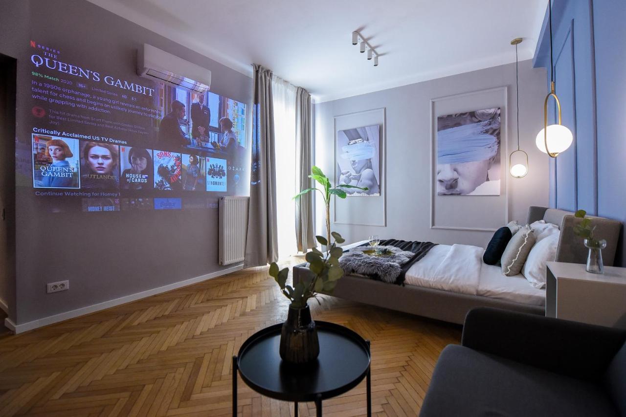 Modern - Central With Wall Projector Near Radisson Bucarest