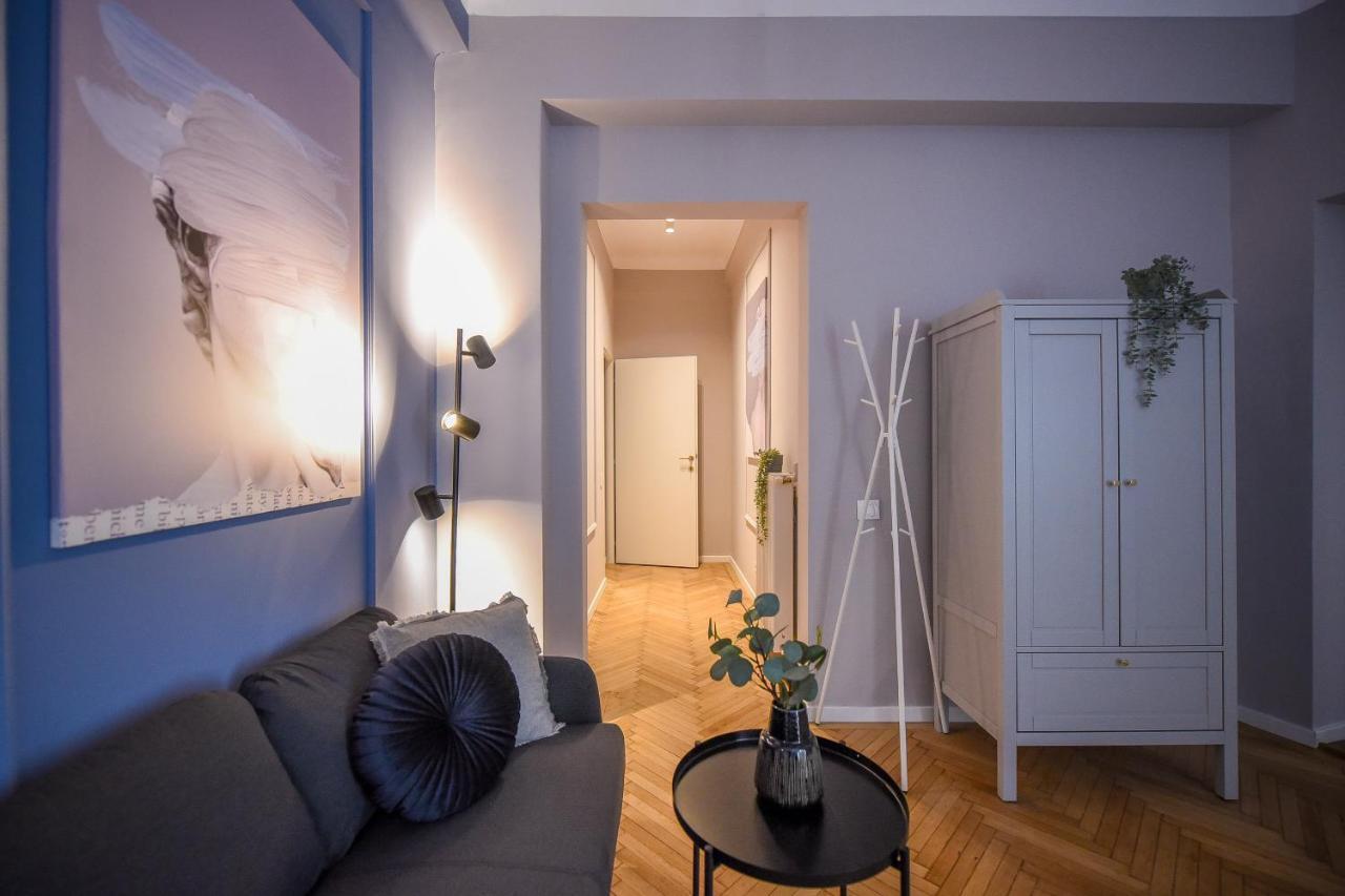 Appartamento Modern - Central With Wall Projector Near Radisson Bucarest
